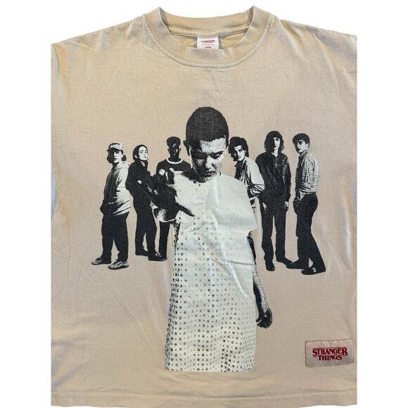 Stranger Things x PacSun Beige Graphic T-Shirt Size L Eleven Cast 100% Cotton - Picture 2 of 8